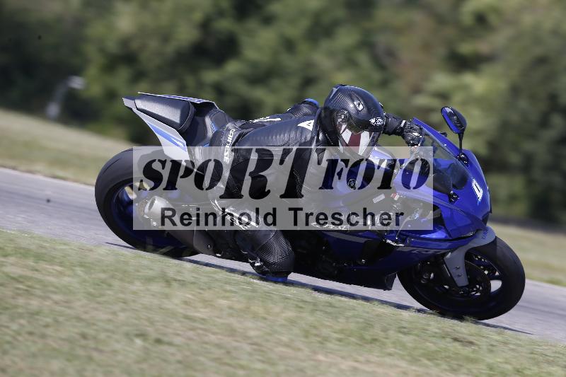 /Archiv-2025/49 26.08.2025 Cornu Master School ADR/blau-bleu/0-5